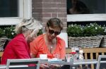 Amsterdam 2 juli 2013
Astrid Joosten op terras met een vreidnin.
Peter Smulders bv
