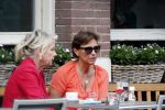 Amsterdam 2 juli 2013
Astrid Joosten op terras met een vreidnin.
Peter Smulders bv
