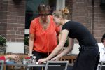 Amsterdam 2 juli 2013
Astrid Joosten op terras met een vreidnin.
Peter Smulders bv