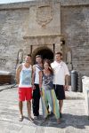 ibiza 18 juli 2013
Belinda Meuldijk met haar man Thierry Duval en kinderen Robert en Joshi in ibiza stad.
Peter Smulders bv
