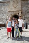 ibiza 18 juli 2013
Belinda Meuldijk met haar man Thierry Duval en kinderen Robert en Joshi in ibiza stad.
Peter Smulders bv