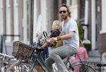 Amsterdam 9 juli 2013
Chris Zegers met zijn zoon op de fiets in Amsterdam.
Peter Smulders bv