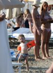 ibiza 11 juli 2013
Lange Frans met zijn vrouw Danielle en kinderen op vakantie op ibiza.
Peter Smulders bv