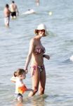 ibiza 11 juli 2013
Lange Frans met zijn vrouw Danielle en kinderen op vakantie op ibiza.
Peter Smulders bv