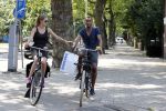 Amsterdam 23 juli 2013
Doutzen Kroes en Sunnery James op de fiets in Amsterdam.
Peter Smulders bv