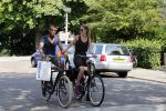 Amsterdam 23 juli 2013
Doutzen Kroes en Sunnery James op de fiets in Amsterdam.
Peter Smulders bv