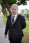 Amsterdam 3 juli 2013
Sjaak Swart 75 jaar . Hij viert dat met een wedstrijd met oud ajax spelers in het Olympisch stadion. Burgemeester Eberhard v d Laan
Peter Smulders bv
