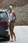 ibiza 11 juli 2013
Ellemieke Vermolen en Sergio Herman doen boodschappen in ibiza stad.
Peter Smulders bv