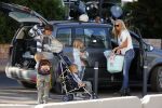 Ibiza 13 juli 2013
Ellemieke Vermolen en Sergio Herman op het vliegveld met hun 2 zoons en een zoon en dochter van Sergio uit een eerdere relatie.
Peter Smulders bv