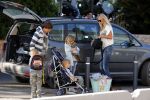 Ibiza 13 juli 2013
Ellemieke Vermolen en Sergio Herman op het vliegveld met hun 2 zoons en een zoon en dochter van Sergio uit een eerdere relatie.
Peter Smulders bv