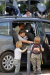 Ibiza 13 juli 2013
Ellemieke Vermolen en Sergio Herman op het vliegveld met hun 2 zoons en een zoon en dochter van Sergio uit een eerdere relatie.
Peter Smulders bv