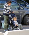 Ibiza 13 juli 2013
Ellemieke Vermolen en Sergio Herman op het vliegveld met hun 2 zoons en een zoon en dochter van Sergio uit een eerdere relatie.
Peter Smulders bv