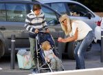 Ibiza 13 juli 2013
Ellemieke Vermolen en Sergio Herman op het vliegveld met hun 2 zoons en een zoon en dochter van Sergio uit een eerdere relatie.
Peter Smulders bv