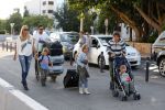 Ibiza 13 juli 2013
Ellemieke Vermolen en Sergio Herman op het vliegveld met hun 2 zoons en een zoon en dochter van Sergio uit een eerdere relatie.
Peter Smulders bv