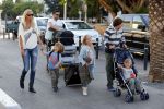 Ibiza 13 juli 2013
Ellemieke Vermolen en Sergio Herman op het vliegveld met hun 2 zoons en een zoon en dochter van Sergio uit een eerdere relatie.
Peter Smulders bv