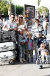 Ibiza 13 juli 2013
Ellemieke Vermolen en Sergio Herman op het vliegveld met hun 2 zoons en een zoon en dochter van Sergio uit een eerdere relatie.
Peter Smulders bv