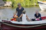 Vreeland 7 juli 2013
Wendy v Dijk en Erland Galjaard aan het varen op de vecht met hun dochter Lizzy Erland zijn dochter en vrienden.
Peter Smulders bv