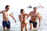 ibiza 17 juli 2013
Wendy Lizzy en Sem v Dijk en Erland Galjaard met zijn dochter Elena op het strand van Salinas. Ook de moeder van de Wendy was gezellig mee.
Peter Smulders bv