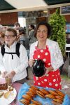 Amsterdam 1 juli 2013
Prominenten serveren 1 juli Keti Koti Ontbijt bij herdenking slavernijverleden op het Leidse Plein. Gerdi Verbeet
Peter Smulders bv