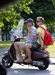Amsterdam 22 juli 2013
Gijs Staverman met een vriend op zijn vespa scooter.
Peter Smulders bv