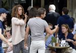 Amsterdam 9 augustus 2013
Glennis Grace met Nick ( vriend Roxeanne Hazes ) op terras bij Joffers. Nick is makelaar en gaat voor Glennis nieuwe woonruimte zoeken.
Peter Smulders bv
