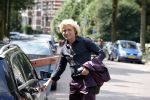 Amsterdam 9 augustus 2013
Hans Klok heeft net een kontrakt getekend bij de bankgiroloterij.
Peter Smulders bv