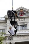 Amsterdam 10 juli 2013
Hans Klok doet stunt boven de Amstel  ivm zijn nieuwe show in carre.
Peter Smulders bv