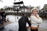 Amsterdam 10 juli 2013
Hans Klok doet stunt boven de Amstel  ivm zijn nieuwe show in carre.
Peter Smulders bv