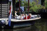 Amsterdam 9 juli 2013
Hans v d Togt ligt lekker te slapen op zijn sloep/boot met de naam Joop.
Peter Smulders bv