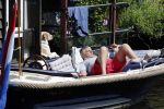 Amsterdam 9 juli 2013
Hans v d Togt ligt lekker te slapen op zijn sloep/boot met de naam Joop.
Peter Smulders bv