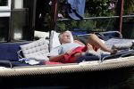 Amsterdam 9 juli 2013
Hans v d Togt ligt lekker te slapen op zijn sloep/boot met de naam Joop.
Peter Smulders bv