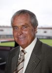 Amsterdam 3 juli 2013
Sjaak Swart 75 jaar . Hij viert dat met een wedstrijd met oud ajax spelers in het Olympisch stadion. Henny Cruijff met vrouw
Peter Smulders bv