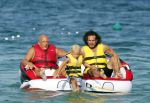 ibiza 11 juli 2013
Herman den Blijker met zijn vrouw en zoon Mats op coco beach.
Peter Smulders bv