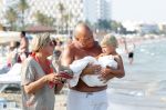 ibiza 11 juli 2013
Herman den Blijker met zijn vrouw en zoon Mats op coco beach.
Peter Smulders bv