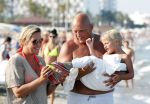 ibiza 11 juli 2013
Herman den Blijker met zijn vrouw en zoon Mats op coco beach.
Peter Smulders bv