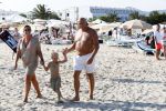 ibiza 11 juli 2013
Herman den Blijker met zijn vrouw en zoon Mats op coco beach.
Peter Smulders bv