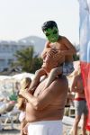 ibiza 11 juli 2013
Herman den Blijker met zijn vrouw en zoon Mats op coco beach.
Peter Smulders bv