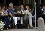 Amsterdam 8 augustus 2013
Jaap Jongbloed met een kennis op het terras van de joffers.
Peter Smulders bv