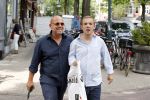 Amsterdam 9 augustus 2013
Jaap van Zweden met zijn zoon Benjamin op de cornelis schuytstraat.
Peter Smulders bv