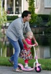 Volendam 5 juli 2013
Jan Smit met zijn zwangere vrouw Liza en dochtertje Emma aan het wandelen.
Peter Smulders bv