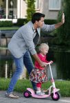 Volendam 5 juli 2013
Jan Smit met zijn zwangere vrouw Liza en dochtertje Emma aan het wandelen.
Peter Smulders bv