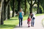 Volendam 5 juli 2013
Jan Smit met zijn zwangere vrouw Liza en dochtertje Emma aan het wandelen.
Peter Smulders bv