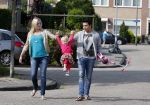 Volendam 5 juli 2013
Jan Smit met zijn zwangere vrouw Liza en dochtertje Emma aan het wandelen.
Peter Smulders bv