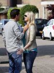Volendam 5 juli 2013
Jan Smit met zijn zwangere vrouw Liza en dochtertje Emma aan het wandelen.
Peter Smulders bv