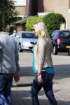Volendam 5 juli 2013
Jan Smit met zijn zwangere vrouw Liza en dochtertje Emma aan het wandelen.
Peter Smulders bv