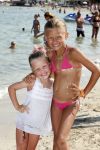 ibiza 1 juli 2013
Johnny Heitinga en zijn vrouw Charlotte Sophie met hun kinderen jezebel en Lennox op het strand van Talamanca.
Peter Smulders bv
