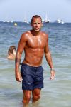 ibiza 1 juli 2013
Johnny Heitinga en zijn vrouw Charlotte Sophie met hun kinderen jezebel en Lennox op het strand van Talamanca.
Peter Smulders bv
