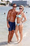 ibiza 1 juli 2013
Johnny Heitinga en zijn vrouw Charlotte Sophie met hun kinderen jezebel en Lennox op het strand van Talamanca.
Peter Smulders bv