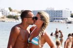 ibiza 1 juli 2013
Johnny Heitinga en zijn vrouw Charlotte Sophie met hun kinderen jezebel en Lennox op het strand van Talamanca.
Peter Smulders bv