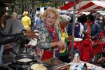 Amsterdam 1 juli 2013
Prominenten serveren 1 juli Keti Koti Ontbijt bij herdenking slavernijverleden op het Leidse Plein. Karin Bloemen
Peter Smulders bv
